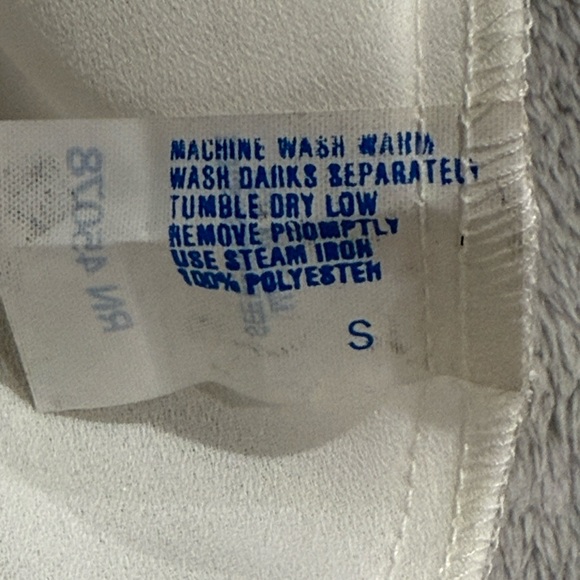 Vintage Intime of California Elegant Lace Trim Slip Dress and Robe Set. - Picture 8 of 8